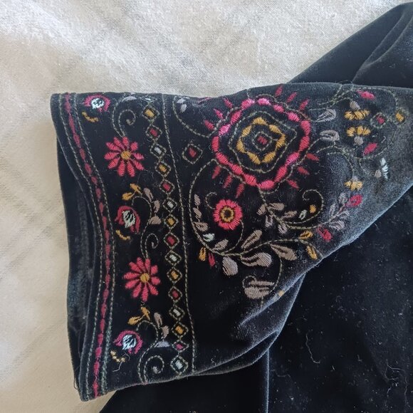 Black Floral Embroidered Lined Velvet XL/Oversized Art Class Fold Over Cardigan - Picture 9 of 9